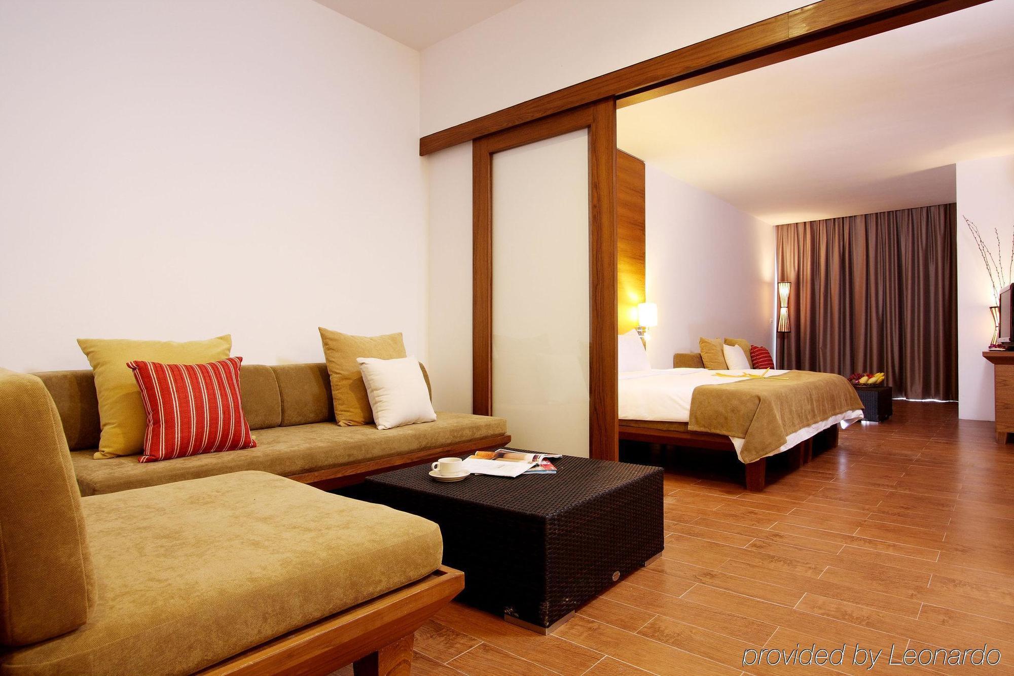 Kamala Beach Inn Пхукет Экстерьер фото