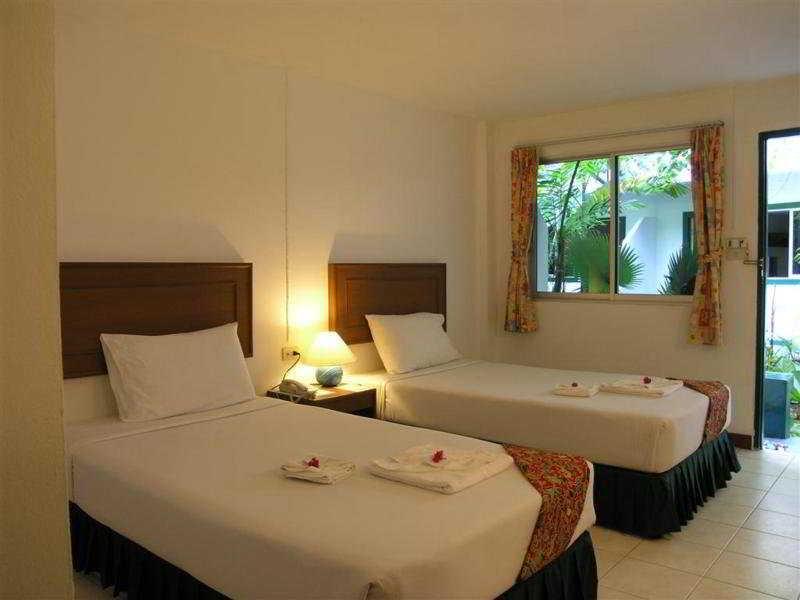 Kamala Beach Inn Пхукет Экстерьер фото