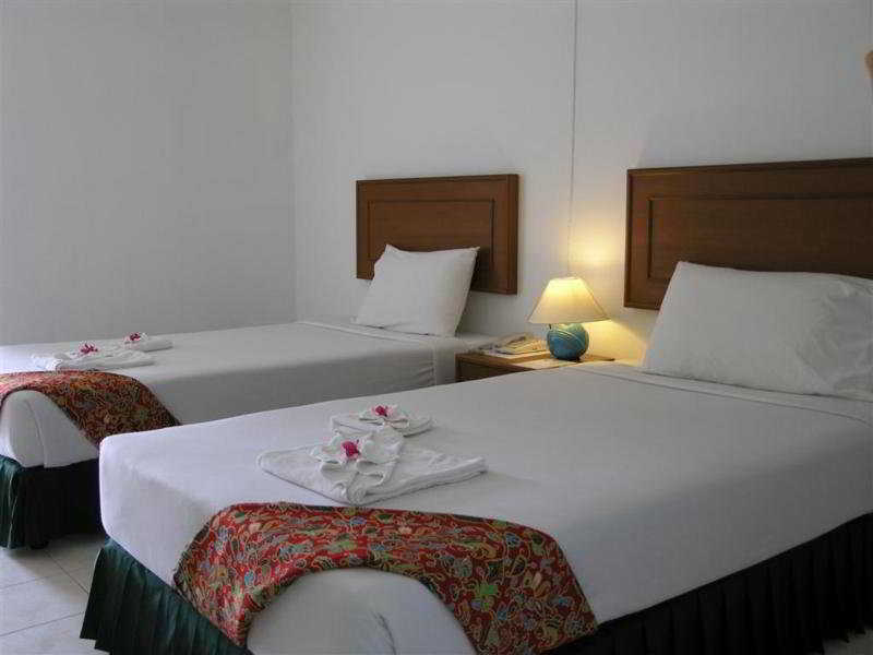 Kamala Beach Inn Пхукет Экстерьер фото